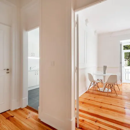 Guestready - Saldanha Building Garden Apartment Lisbon