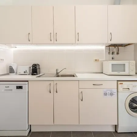 Guestready - Saldanha Building Garden *